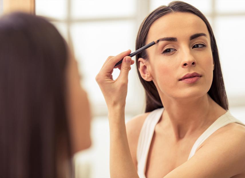 Usædvanlige trends in bryn make-up